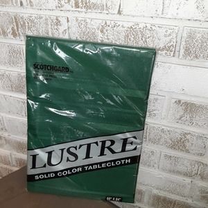 Lustre NWT 60x84 Oblong Tablecloth Forest Green
